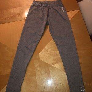 Gym shark leggings
